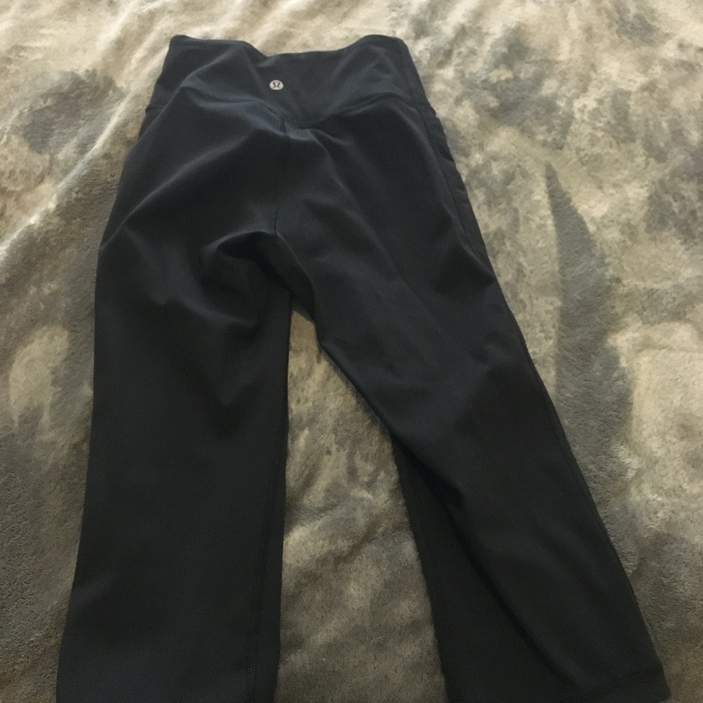 Lululemon capri yoga pants